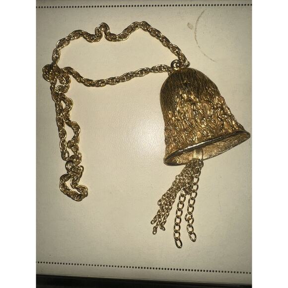 Vintage 70's 80s Gold Tone Christmas Bell Tassel Chain Double Loop Necklace - Picture 1 of 5